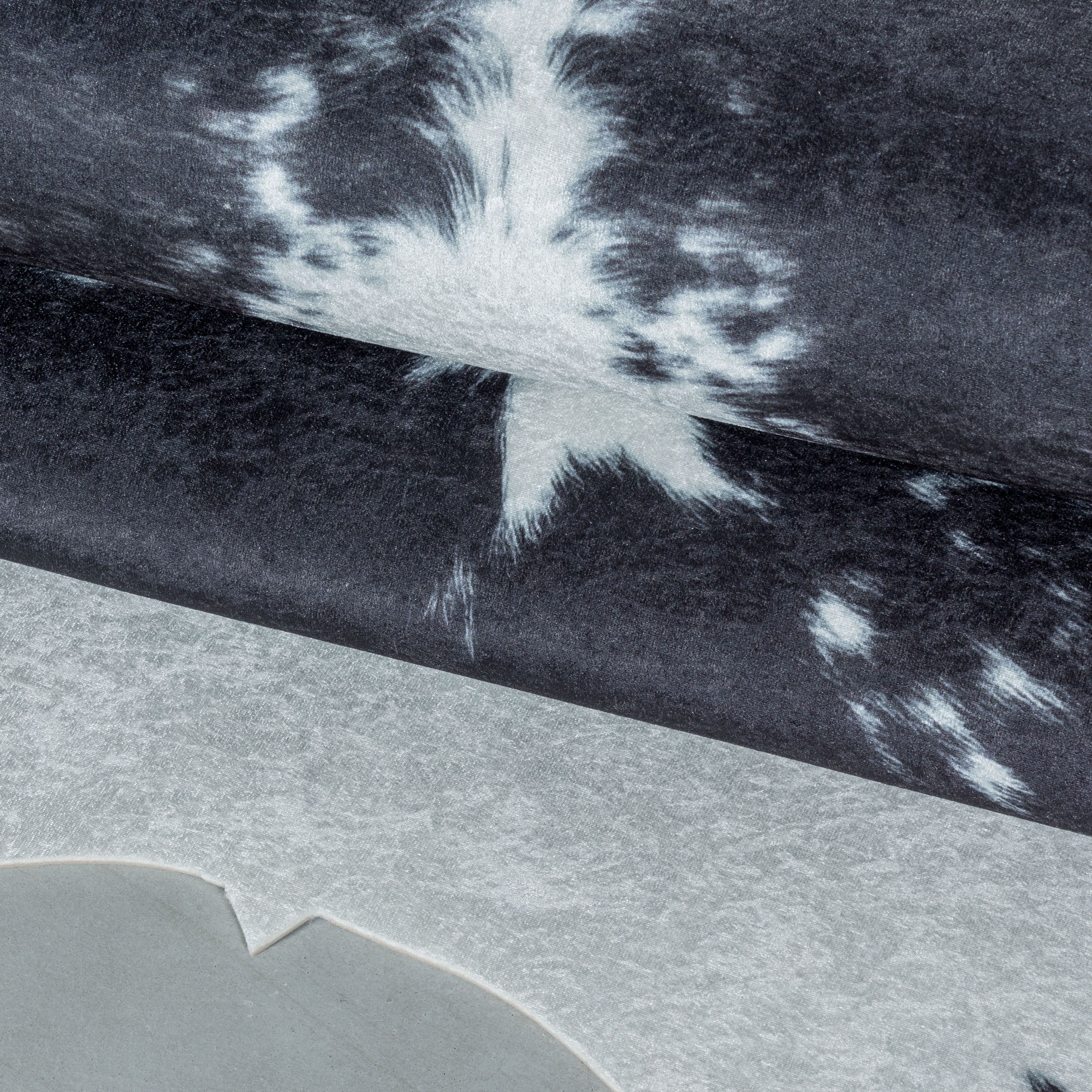 Waschbarer Teppich, Rindsleder Imitat, Farbe Schwarz, Teppich für Wohnzimmer, Rücken aus Wildleder