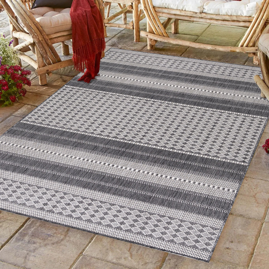 Sunny Outdoorteppich Beige | Vintage Muster in Grau