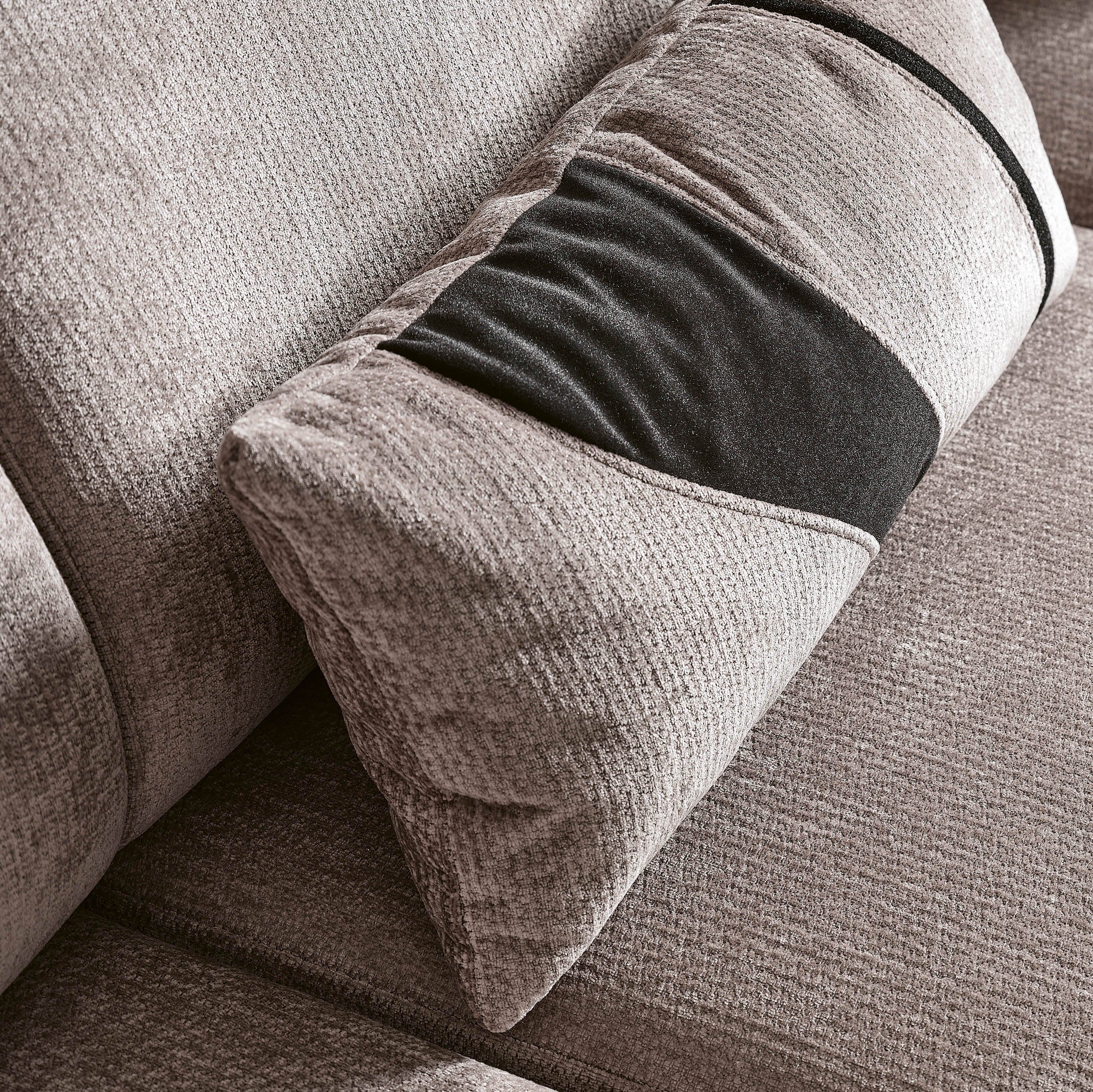 Lema Sofa Set