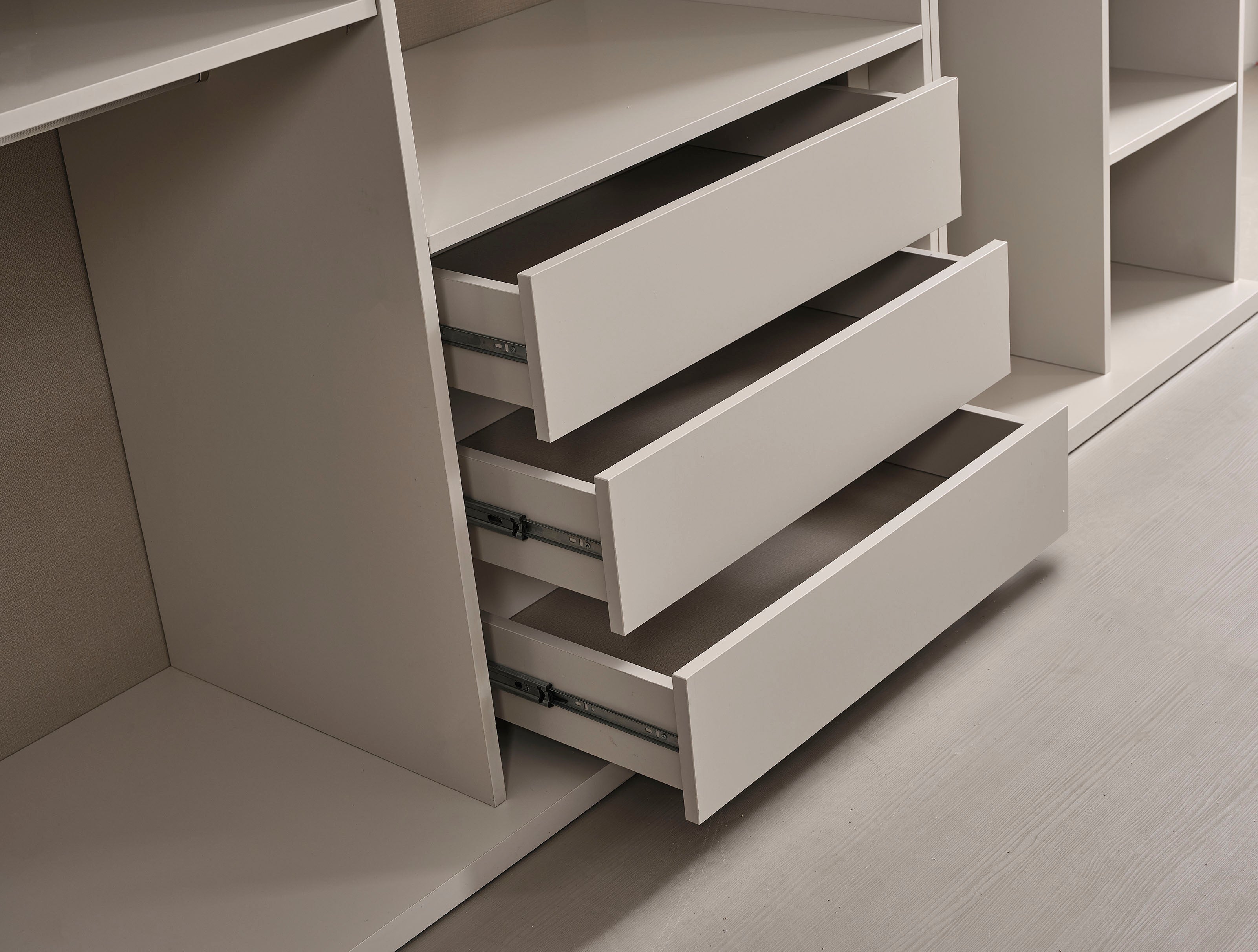 Vega Kleiderschrank 6-türig