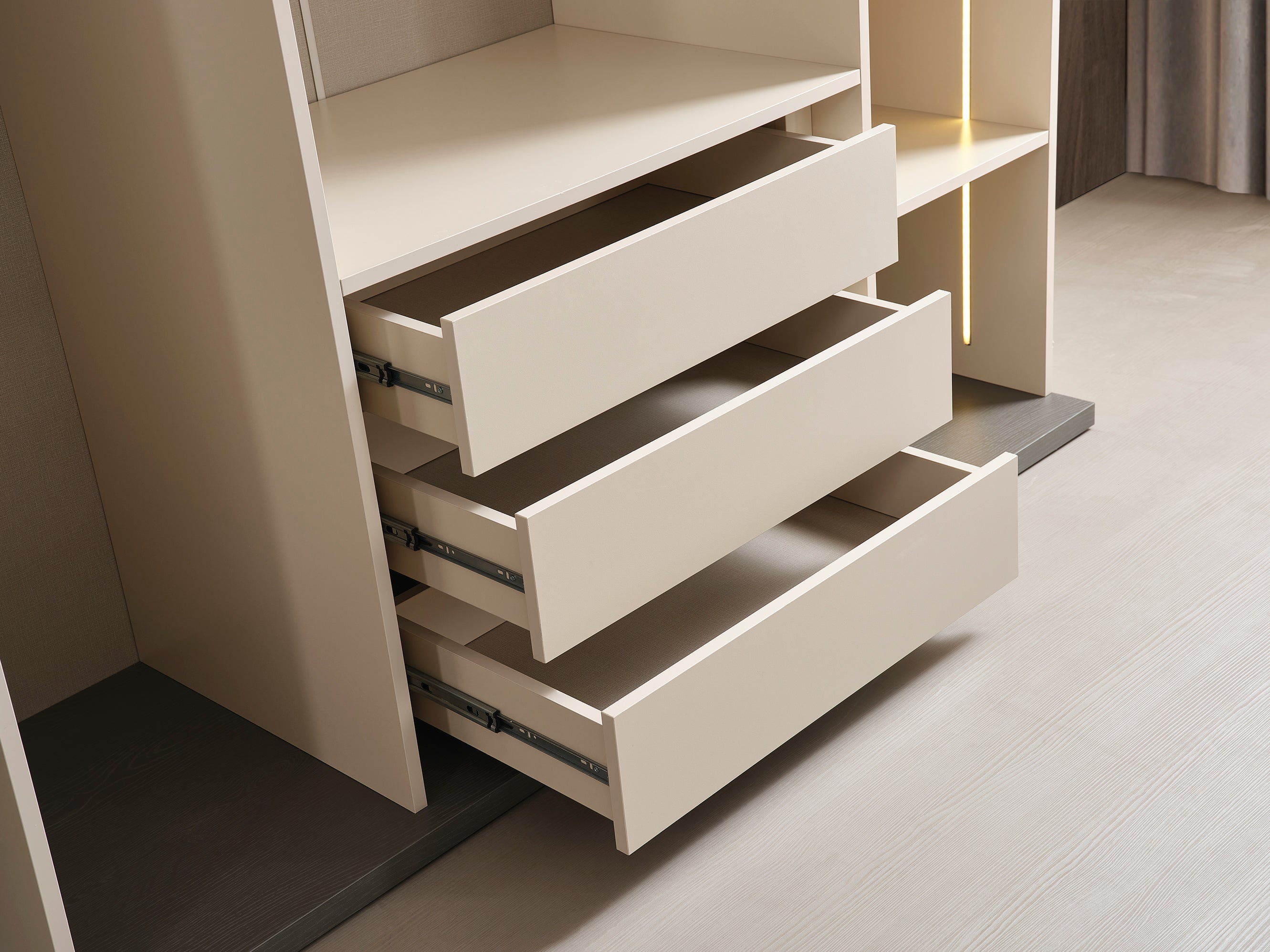 Stella Kleiderschrank 6-türig